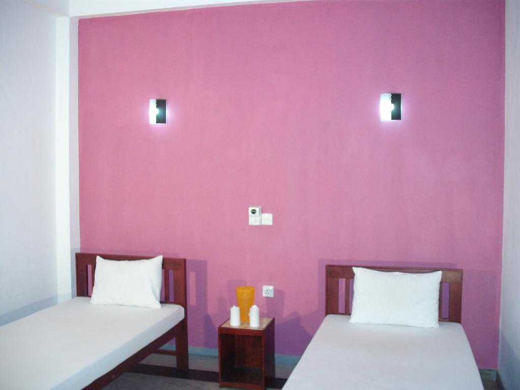 Sanras Hotel Гале Екстериор снимка