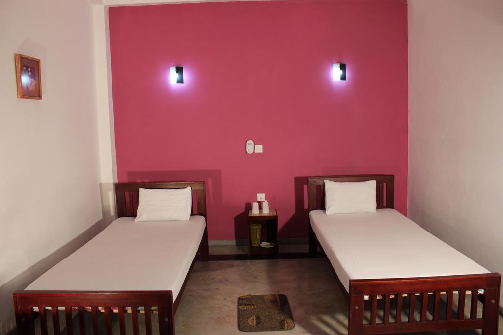 Sanras Hotel Гале Екстериор снимка
